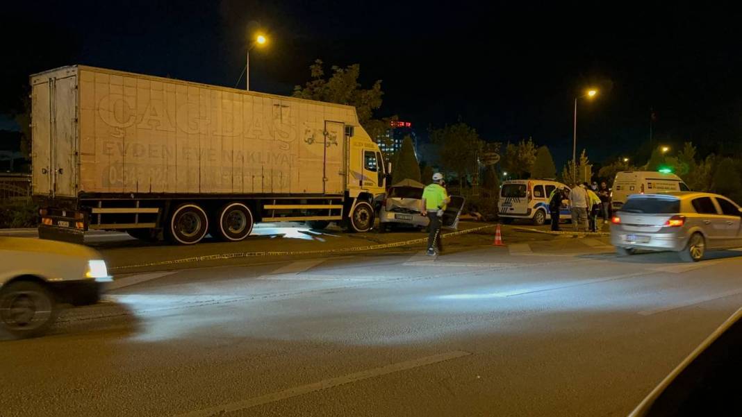 Konya’daki feci kazada can veren kadın sürücü toprağa verildi 7